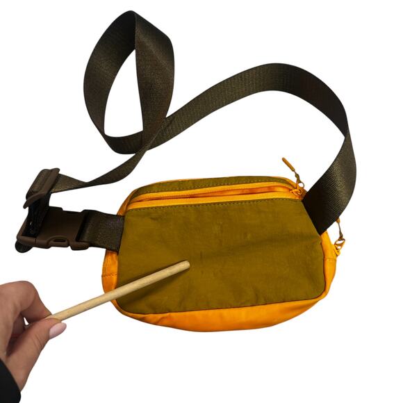 LuluLemon Everywhere Belt Bag Gorpcore‎ Orange Green Hiking Outdoor Durable - Picture 3 of 5
